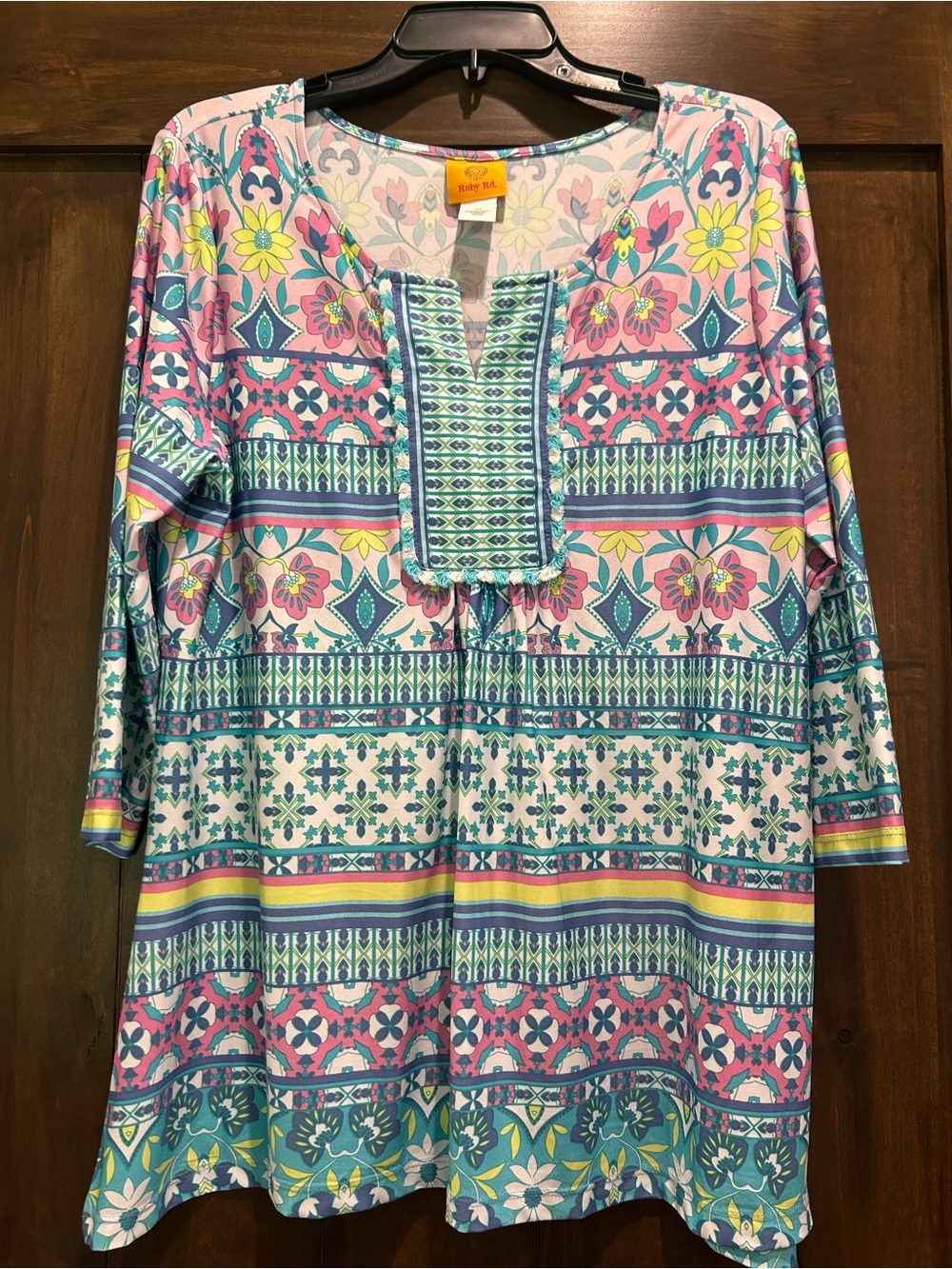 M371 Ruby Rd. Pink Multi Floral Printed Tunic with Teal Accents Sz M